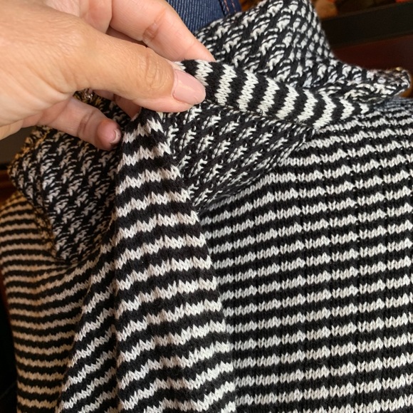 Cabi sweater wrap look SZ small - Picture 7 of 9